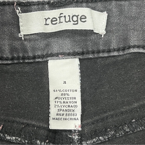 Refuge Black Skinny Raw Hem Ripped Jeans Size 4 Women’s - Picture 2 of 4